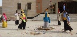 راهیابی نمایش خیابانی بهیگ هارونگ از مسجدسلیمان به بیستمین جشنواره بین المللی نمایشهای آئینی و سنتی تهران