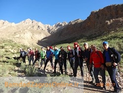 صعود کوهنوردان نفت و گاز مسجدسلیمان به قله شاهان کوه استان اصفهان