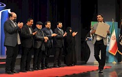 گرافیست خوزستانی برنده‌ طوبی زرین جشنواره هنرهای تجسمی فجر شد.