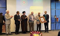 مدال روابط‌عمومی برتر ایران به دکتر ولید آلبوناصر رسید