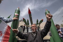 زنده باد ایران؛ ماشین تجاوز دشمن چگونه متوقف شد/  بزرگواری مردم را با کاهش نارضایتی‌های 4گانه پاسخ دهید