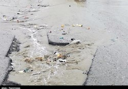 معلمی که با دست آویزان به بیمارستان رسید..