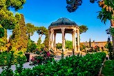 میراث حافظ نه تنها در غزل، که در شیوه زیستن ایرانیان جاری است