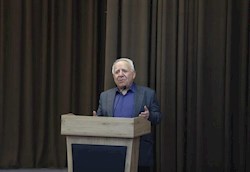 پروفسور شهنی کرمزاده : دانشجویان ما، از فناوری هوش مصنوعی عقب افتادند !