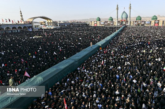 اقامه نماز بر پیکر رهبر شهید انقلاب در مسجد مقدس جمکران