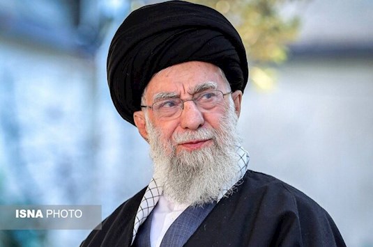 پیکر مطهر رهبر شهید به خاک سپرده شد