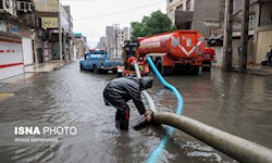 بحران خطوط ریزشی فاضلاب شهر اهواز در فصل بارندگی