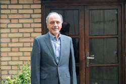 دیپلمات پیشین جمهوری اسلامی: در خلوت کتاب‌فروشی‌های دانشگاه، امید پیش از آنکه نابود شود، سرگردان شده است